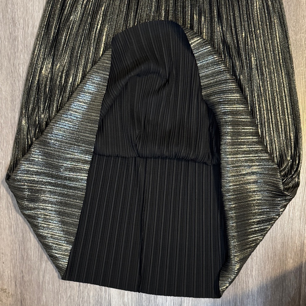 St. John Metallic Pleated Midi Skirt - Picture 9 of 10
